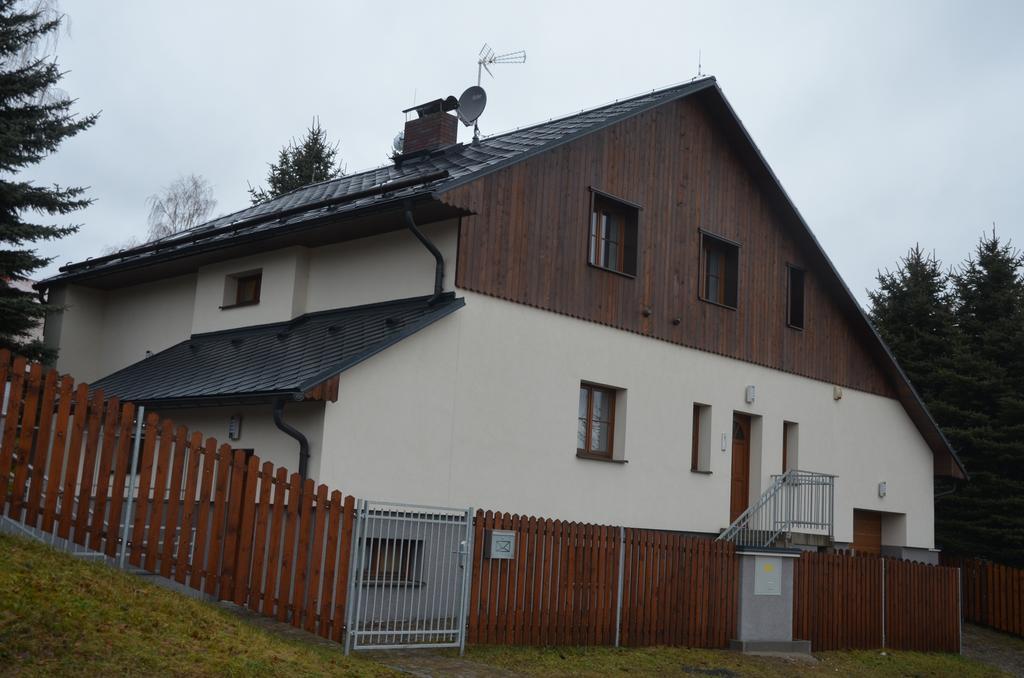 Haus Tolstejn Apartment Jiretin pod Jedlovou Exterior photo